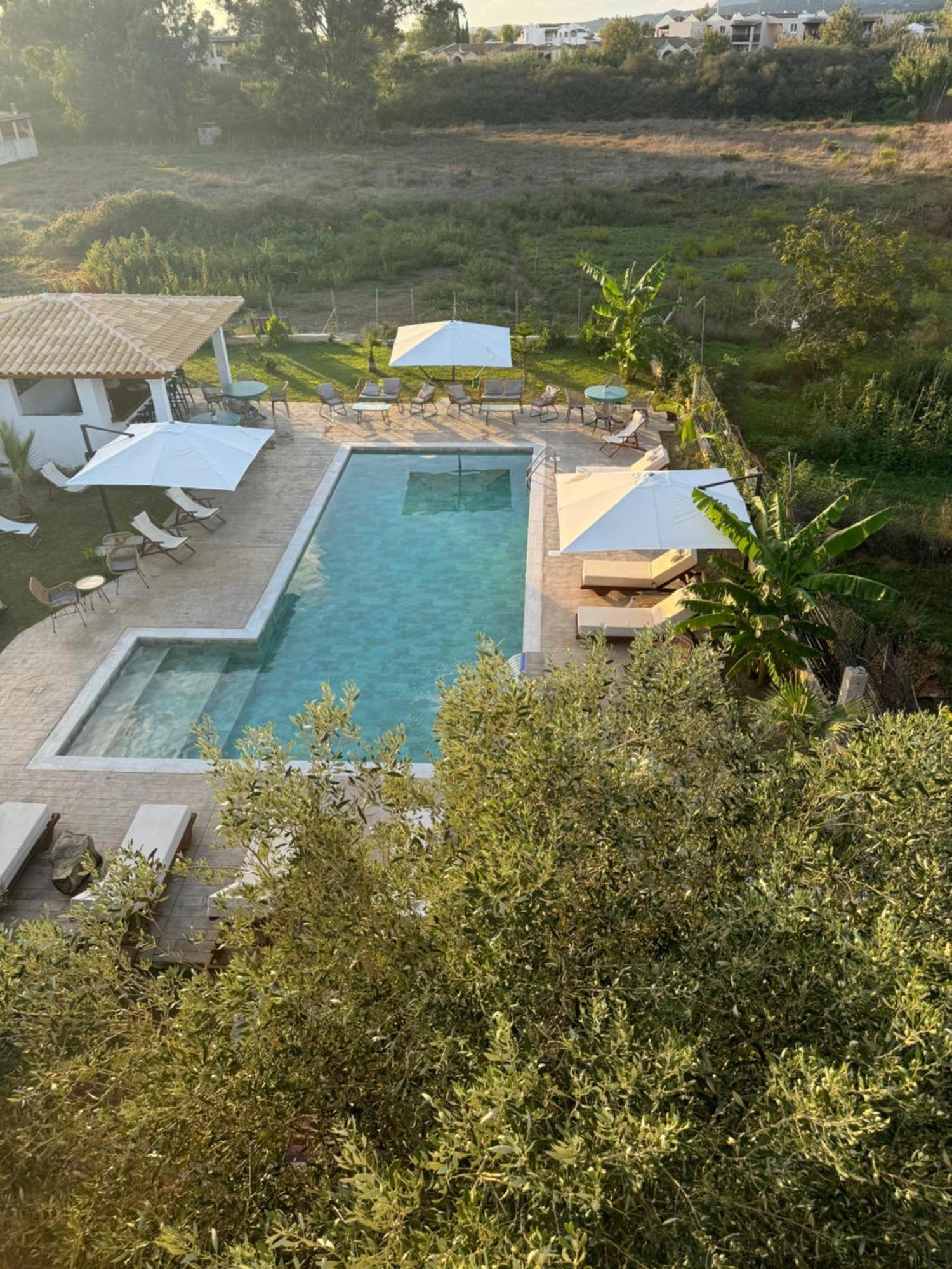 Kapetanios Luxury Aparthotel Agios Georgios  Luaran gambar